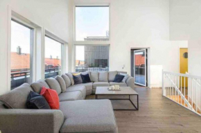 Moderne hus med flotte utemuligheter og parkering